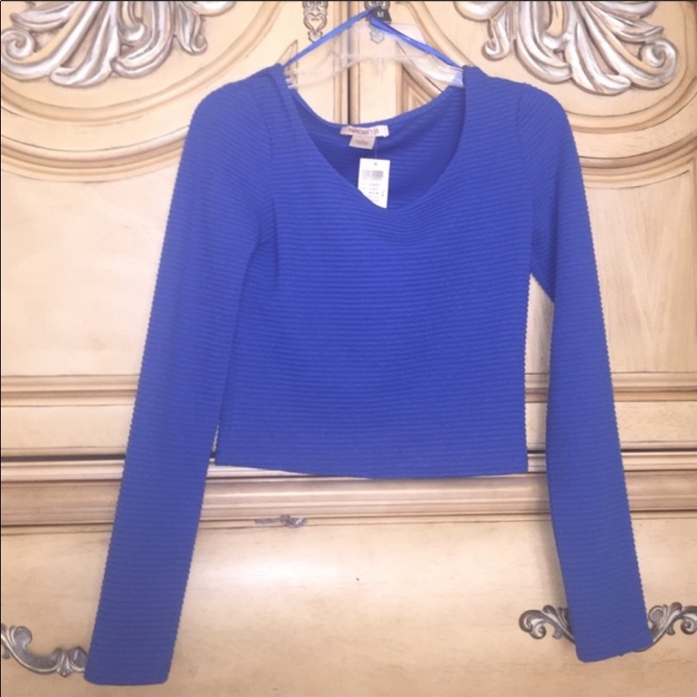 Blue long sleeve crop top